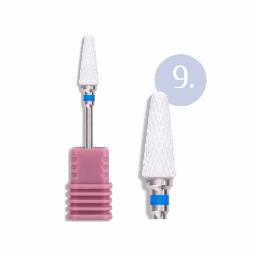 A Broca Cónica limpa o interior da unha e a linha da cutícula. É ideal para suavizar superfícies. Ponteira de Drill revestida em cerâmica e com grão médio.