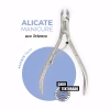 O Alicate de Manicure para uso Intenso é ideal para cortar as cutículas e o redor da unha, sem cortar ou magoar. O seu formato leve é de fácil manuseamento e a sua ponta de 7mm torna-o num acessório multifuncional. É de alta precisão e toque suave.