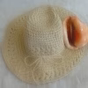 Acessórios - Chapéu de Sol Ref 31660 Creme Chapéu de Sol feminino, dobrável de cor sólida e de abas largas. 100% Papel Cor: Creme Tamanho único Cores Disponíveis: Creme e Cor de Rosa Os chapéus de sol para além de uma “obrigação” são também um acessório de moda. E estes chapéus, para além de protegerem pois criam uma barreira para que o sol não cause agressão no nosso couro cabeludo; a entrega no design com este formato “Bucket” super tendência e nestas cores pastel que combinam com a vida; por fim, são eco sustentáveis já que são desenvolvidos 100% em papel.
