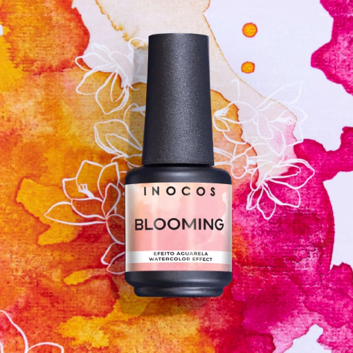 INOCOS - Blooming Gel O Verniz Gel Blooming Gel é ideal para uso combinado com cores de verniz gel. Expande as cores. Modo de Uso: 1- Aplicar cor de Verniz Gel e catalisar (UV 120s/LED 60S). 2- Aplicar uma fina camada de Blooming. Não catalisar. 3- Escolher a cor ou cores de Verniz Gel e desenhar a Nail Art pretendida. Catalisar (UV 120s/LED 60S). 4- Repetir o processo para criar um efeito 3D. Catalisar (UV 120s/LED 60S). 5- Aplicar o Top Coat pretendido e catalisar (UV 120s/LED 60S). Detalhes: Vegan