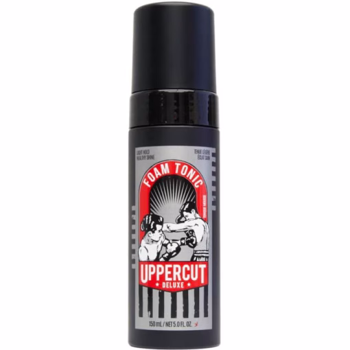 UPPERCUT - Foam Tonic 150ml Uppercut Foam Tonic é uma espuma que dá uma fixação leve com um brilho saudável. Esta mousse hidratante é a última palavra em cuidados com o cabelo e couro cabeludo, oferecendo proteção contra o calor ao secar ou como uma espuma de modelagem leve independente. Uppercut Deluxe Foam Tonic adota uma abordagem moderna para um clássico tradicional de barbeiro. Este produto é o máximo em cuidados com o cabelo e couro cabeludo, utilizando extratos de folhas de chá branco para revigorar o couro cabeludo, enquanto as proteínas hidrolisadas de quinoa e soja hidratam e protegem o cabelo. Pode ser usado como um produto de modelagem independente, para melhorar os cachos, um agente de corte ou como um produto de pré-modelagem para proteção contra o calor. O Foam Tonic cria um brilho saudável e adiciona uma fixação leve para um controle suave em todos os tipos de cabelo. Em cabelos encaracolados, o Foam Tonic pode ser "amassado" para aumentar, definir e realçar os caracóis. Comou usar a Uppercut Foam Tonic? Para cabelos lisos e ondulados: Para modelar, aplique 1-2 bombas de Foam Tonic nas mãos e disperse pelo cabelo. Aplique mais Foam Tonic conforme necessário, certifique-se de que todo o cabelo esteja coberto. Penteie para modelar como desejar. Para cabelos encaracolados: Para modelar, aplique 1 a 2 doses de Foam Tonic nas mãos e amasse no cabelo, passando pelos caracóis enquanto aplica. Reaplique conforme necessário.