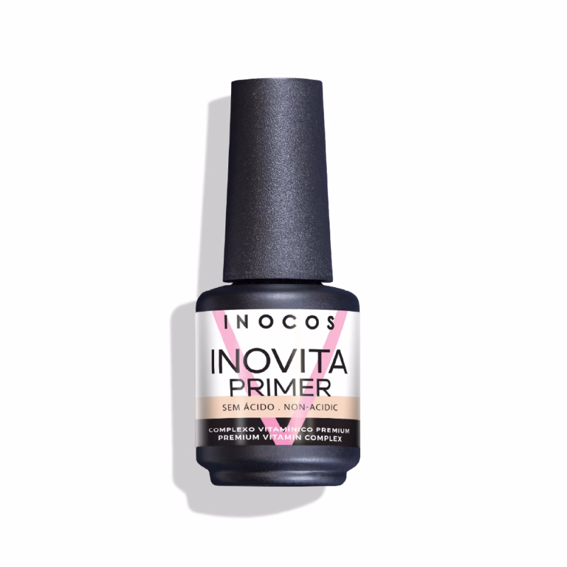 INOCOS - Primer INOVITA 15ML REF. 91.18.486 Primer INOVITA INOCOS Primer INOVITA INOCOS é um produto de preparação e proteção, enriquecido com um complexo vitamínico e fórmula sem ácido, especialmente desenvolvido para promover uma adesão superior dos produtos seguintes, sem agredir a unha natural. Quantidade: 15 ml Modo de uso: Aplicar uma camada fina do INOVITA Primer sobre a unha limpa e seca. Seca ao ar, facilitando o processo e garantindo um acabamento seguro e duradouro. Composição: Rico em vitaminas A (retinol), B7 (biotina), E e B5, que fortalecem e cuidam da unha durante a aplicação.