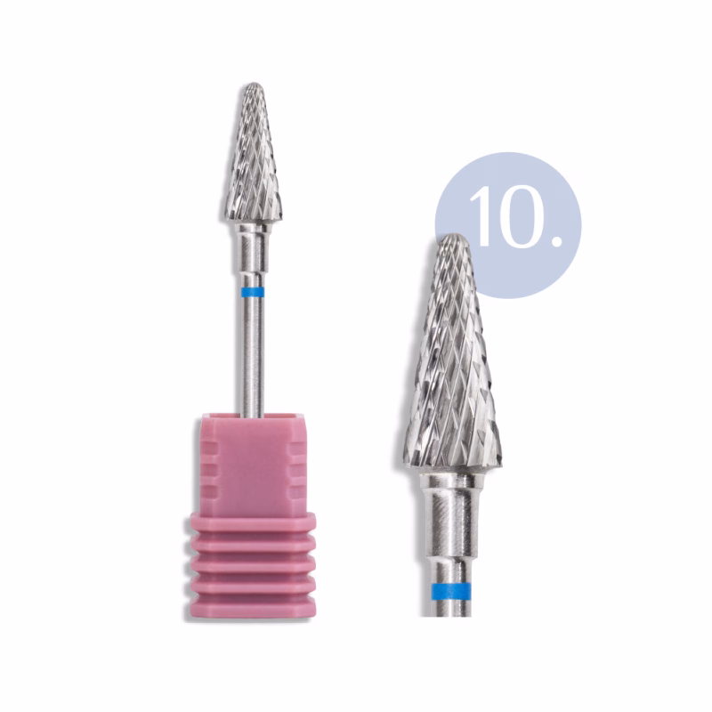 Broca Cónica INOCOS perfeita para limpar o interior da unha. REF. 93.07.010 A Broca Cónica é ideal para limpar o interior da unha e a linha da cutícula. É perfeita para suavizar superfícies. Ponteira de Drill revestida em carbono e com grão médio. Detalhes: 4,5 x 13mm MAX 60.000 RPM