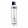 Shampoo Esfoliante Revitalizante com AHAs | Vegano O Shampoo Esfoliante Revitalizante com AHAs da linha K-Glicolic é o seu aliado perfeito para transformar a saúde do seu cabelo desde a raiz. Graças à sua fórmula avançada com ácido glicólico, queratina e extrato de malva, este shampoo não só limpa profundamente, mas também esfolia suavemente o couro cabeludo, eliminando células mortas e impurezas que podem obstruir os folículos capilares. Principais Benefícios: Esfoliação suave e eficaz: Libera o couro cabeludo de células mortas, resíduos e excesso de sebo, criando o ambiente perfeito para um crescimento saudável. Hidratação profunda: O ácido glicólico retém a umidade essencial, deixando o cabelo macio, flexível e cheio de vida. Fortalecimento capilar: A queratina reforça a fibra capilar, reduzindo a quebra e melhorando a resistência. Brilho intenso e duradouro: O extrato de malva ajuda a selar a cutícula, revelando um cabelo mais liso e brilhante. Regulação do sebo: Ideal para cabelos oleosos ou com tendência à caspa, pois equilibra a produção de óleo no couro cabeludo.