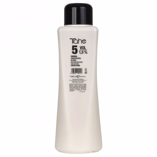 TAHE - OXIGENADA TAHE 5 VOL. 1000 ML Oxidante em creme natural colour Produto específico para aplicação de tintas Este produto está indicado para usar com a coloração do cabelo e é compatível com todos os tipos de tinta TAHE. Uso recomendado para as diferentes linhas de  coloração da marca Tahe: Lumière Express. Extreme Colour. Natural Colour.