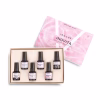 INOCOS - BOX COMPLEMENTOS INOVITA REF. 91.14.049 Deixa-te impressionar com a Coleção INOVITA! A Box INOCOS inclui 6 complementos. TOP COAT INOVITA PRIMER INOVITA BASE INOVITA BRANCO LEITOSO BASE INOVITA ROSA PANACOTA BASE INOVITA TRANSPARENTE BASE INOVITA NUDE SEDA Nota: Limitado ao stock existente.